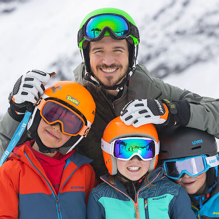 Kinderskikurse 6–15 Jahre in Reit im Winkl Kinderskikurs bei der Hausberg Skischule in Reit im Winkl