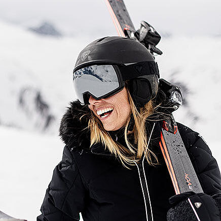 Privater Skikurs Reit im Winkl Skischülerin beim privaten Skiunterricht